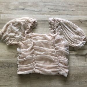 MASSIVE $10 SALE H&M Crop w/ Tulle Sleeves